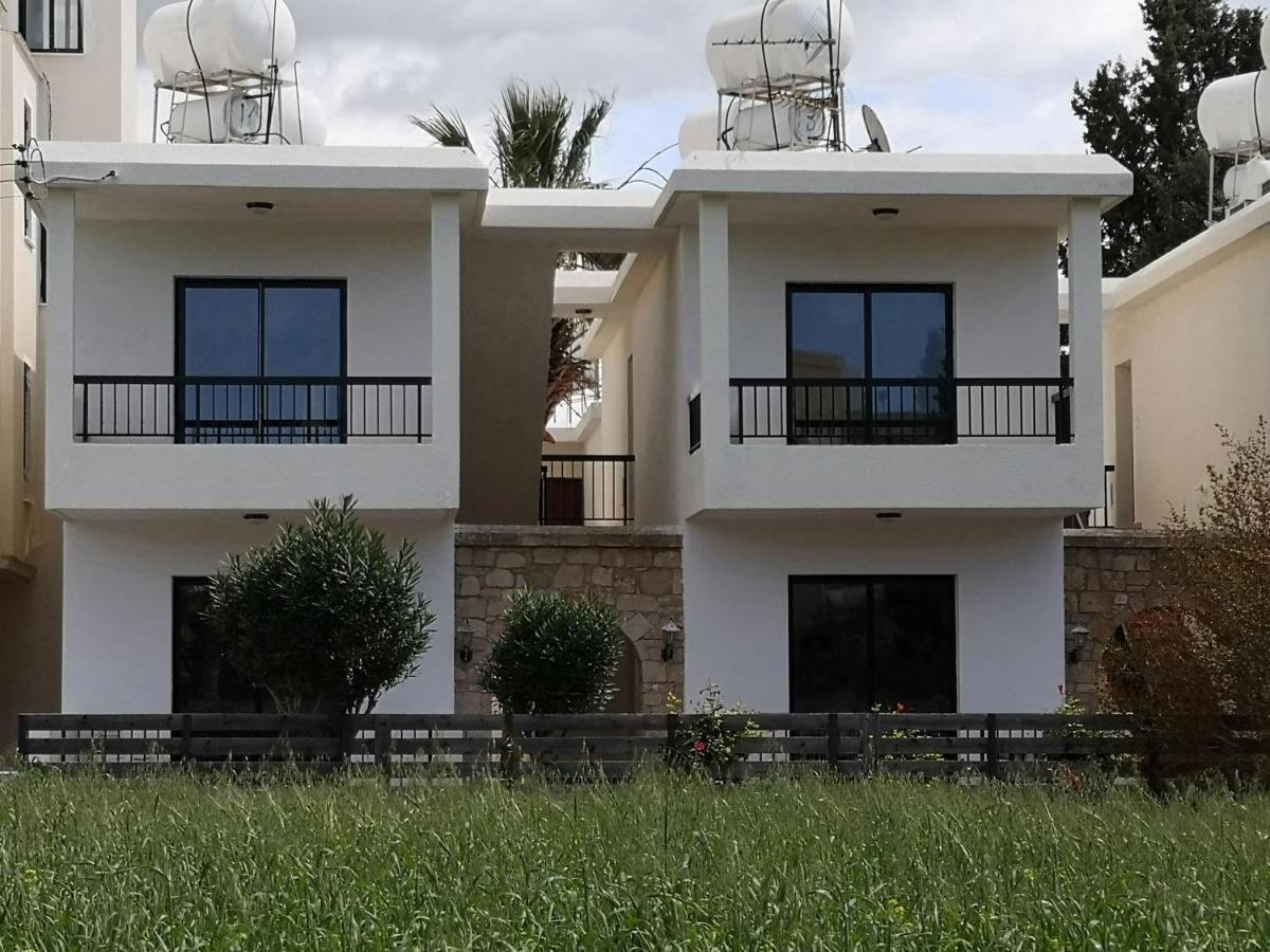 Seashell Apartments Пафос Екстериор снимка