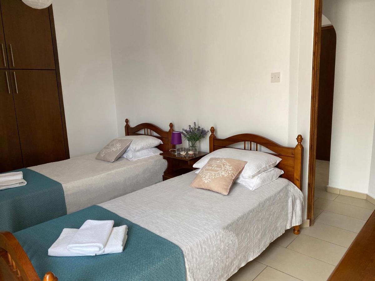 Seashell Apartments Пафос Екстериор снимка