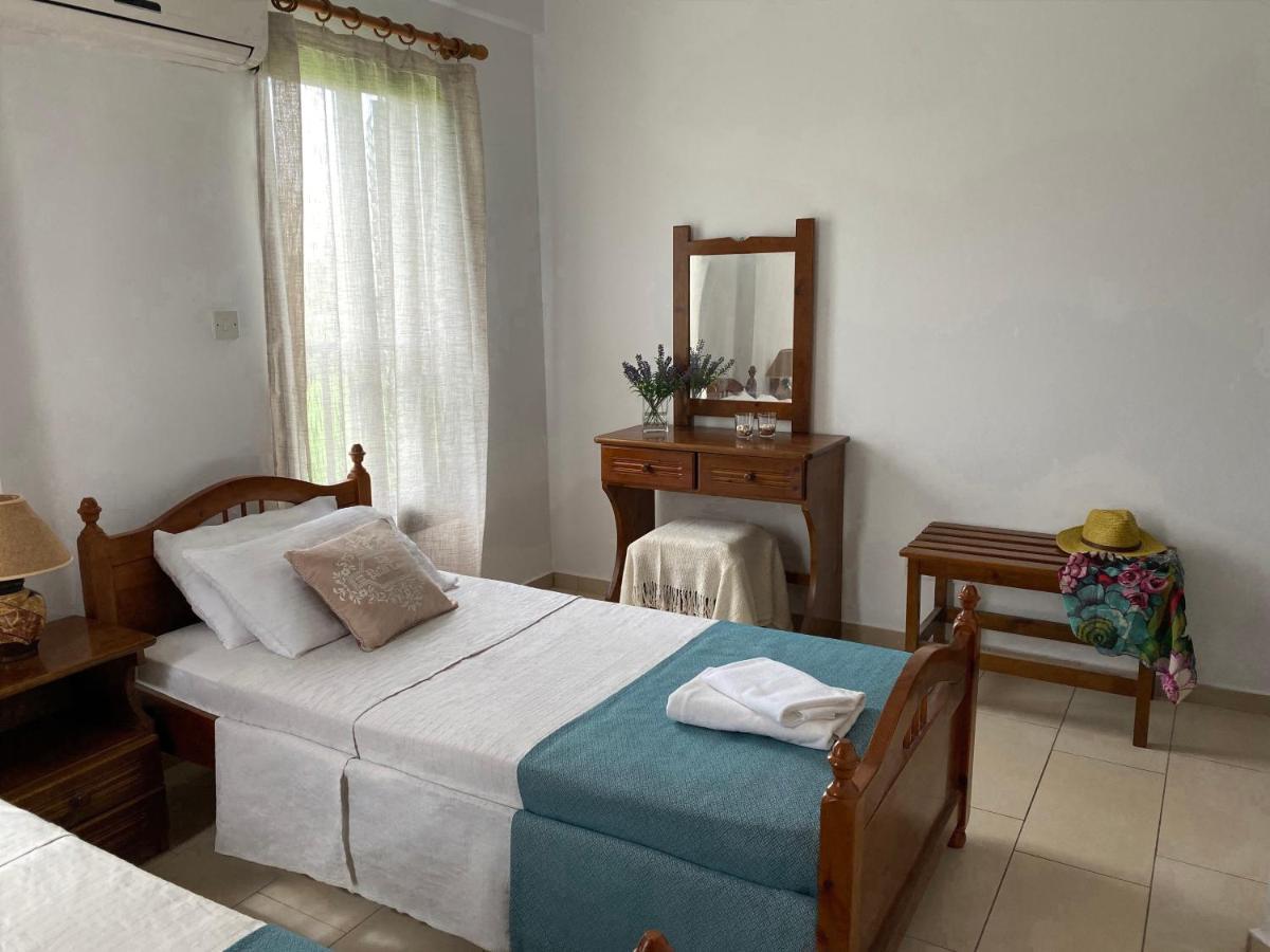 Seashell Apartments Пафос Екстериор снимка