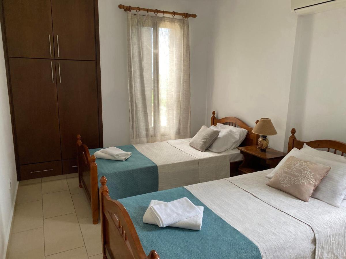 Seashell Apartments Пафос Екстериор снимка