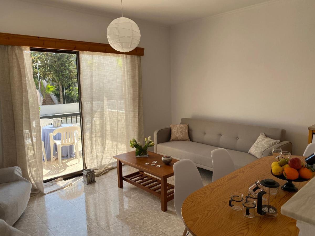 Seashell Apartments Пафос Екстериор снимка